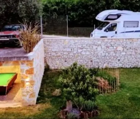 Cortina House Berat Stalin