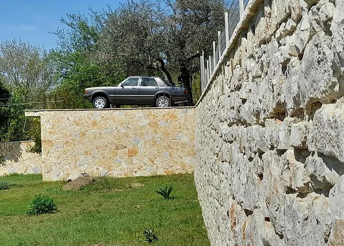 Cortina House Berat * Stalin