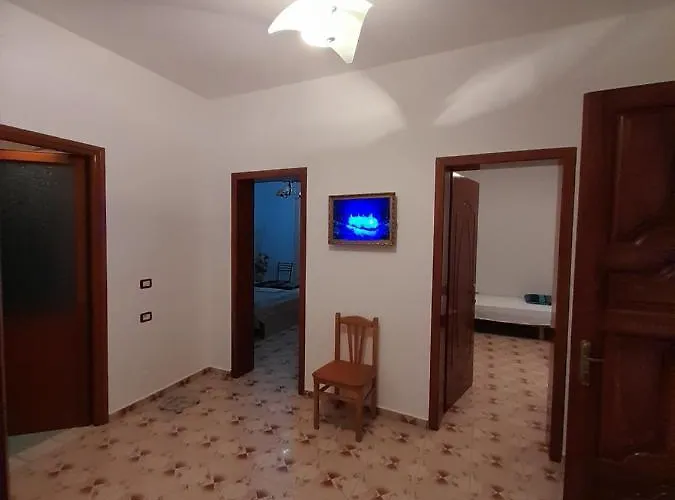 Cortina House Berat דירה