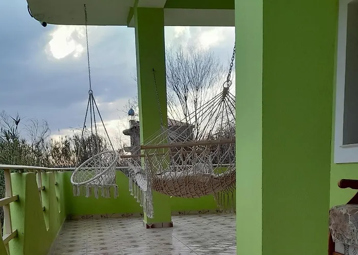 Cortina House Berat Stalin