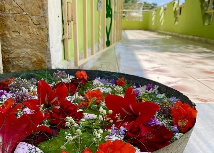 Cortina House Berat דירה *