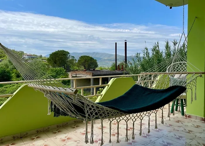 Cortina House Berat דירה